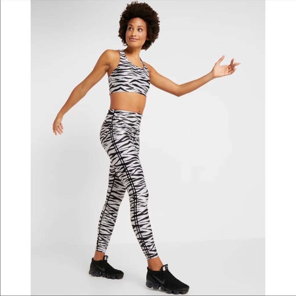 NWT Good American zebra leggings